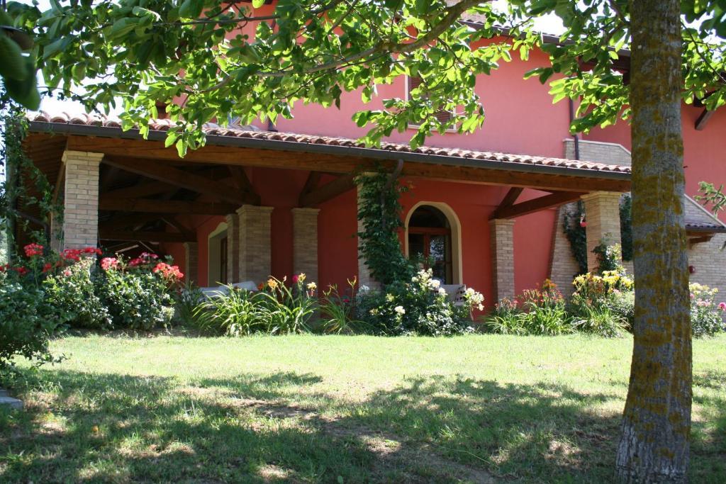 Agriturismo La Rosa Tea Βίλα Urbania Εξωτερικό φωτογραφία
